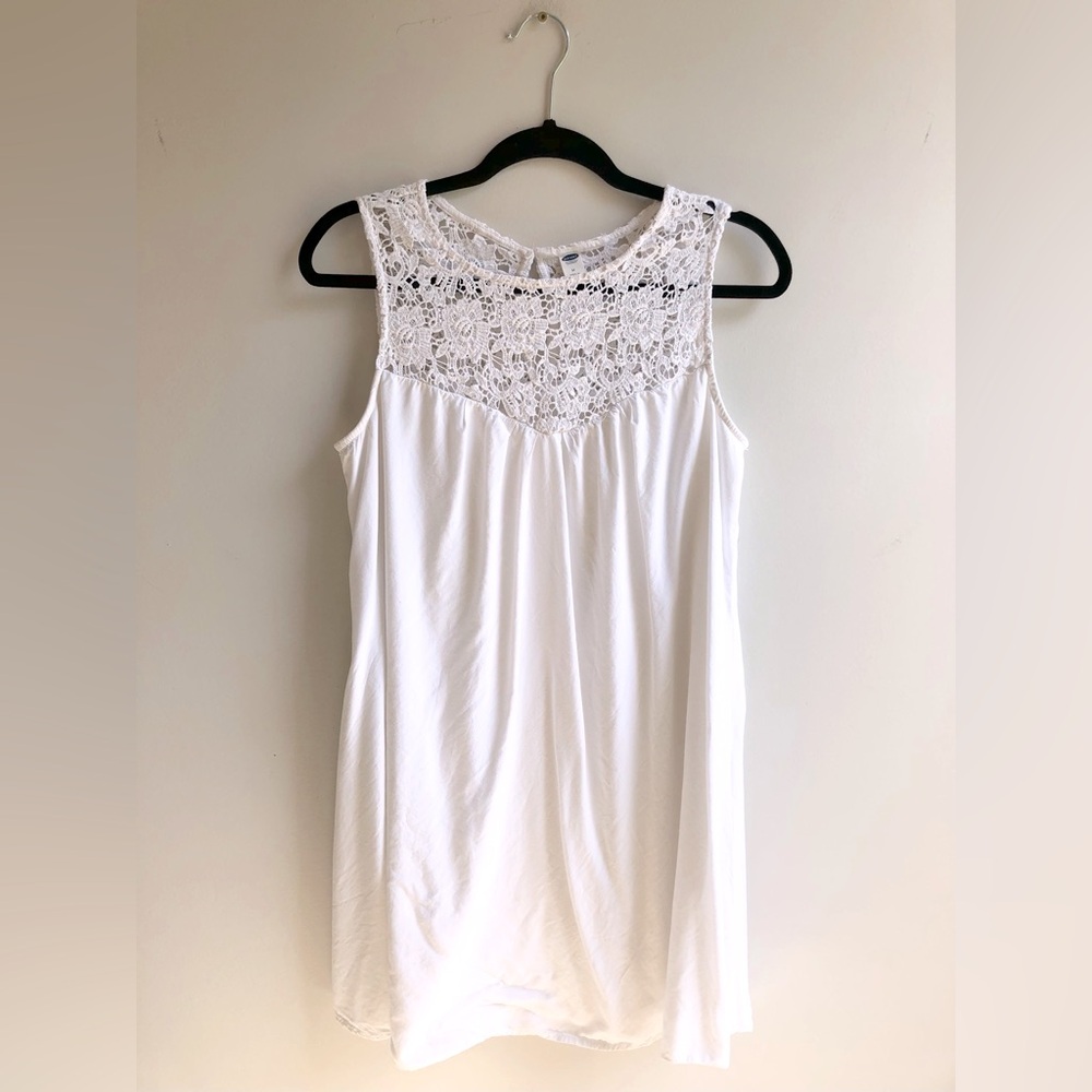 Old Navy Women’s Size Medium Lacy White Flowy Sleeveless  Summer MIDI Dress
